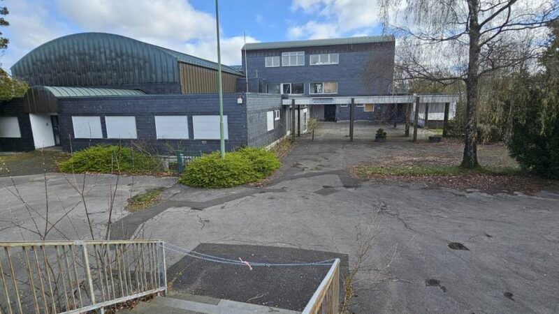 Evangelische Gemeinde Radevormwald: Am Wartburghaus darf wieder geparkt werden