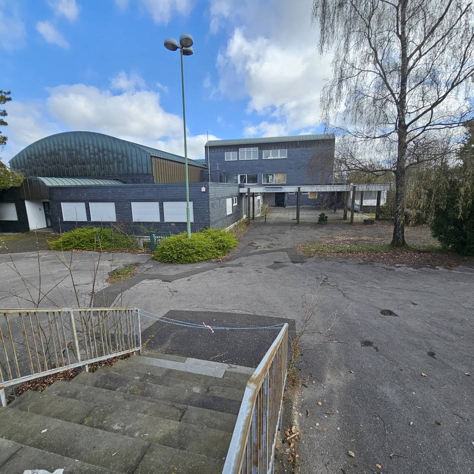 Evangelische Gemeinde Radevormwald: Am Wartburghaus darf wieder geparkt werden