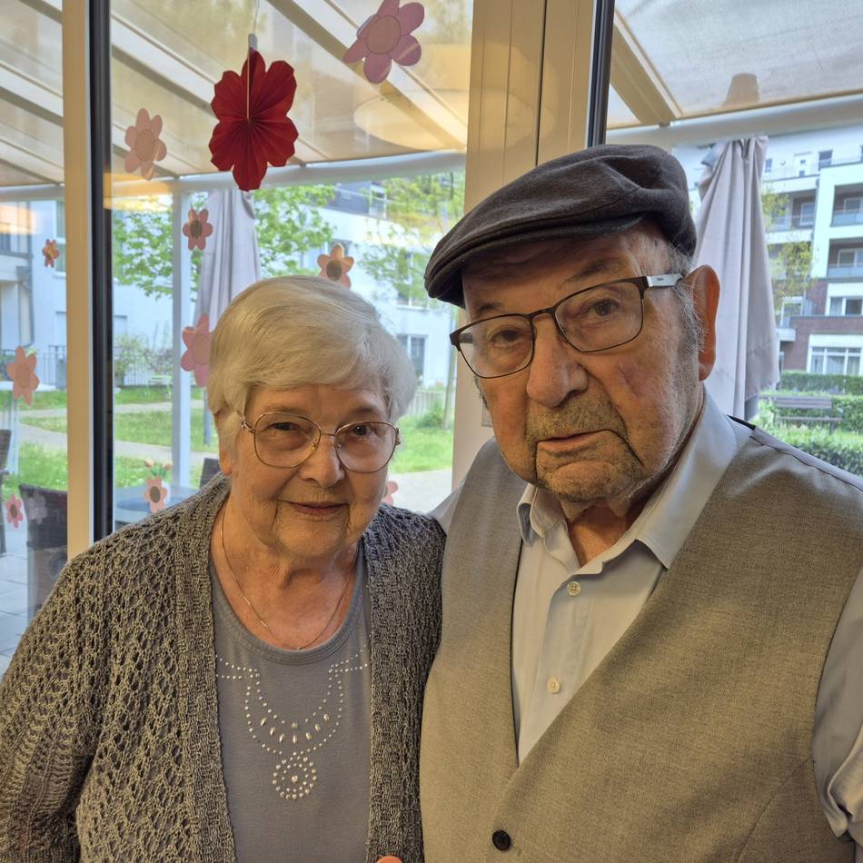 Eiserne Hochzeit in Grevenbroich: Mit einer Postkarte fing alles an