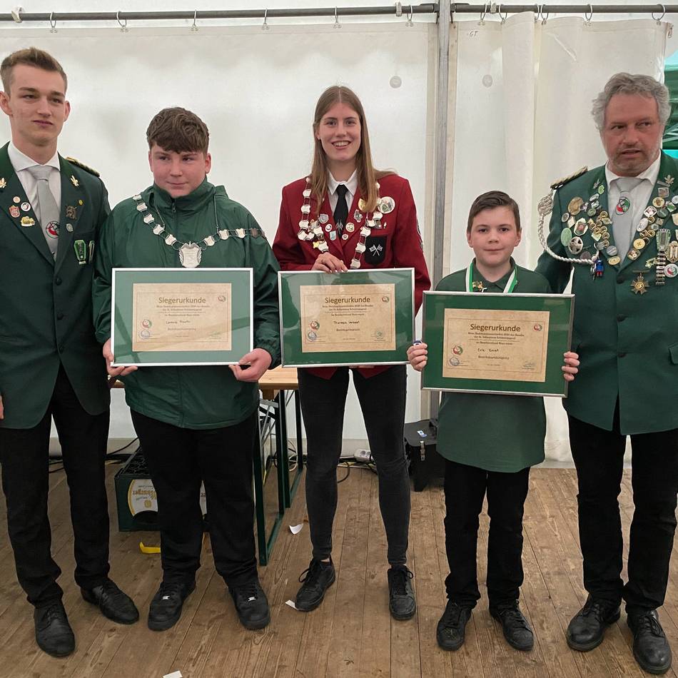 Bezirksjungschützenfest in Rees: Theresia Verbeet ist neue Bezirksjungschützenkönigin