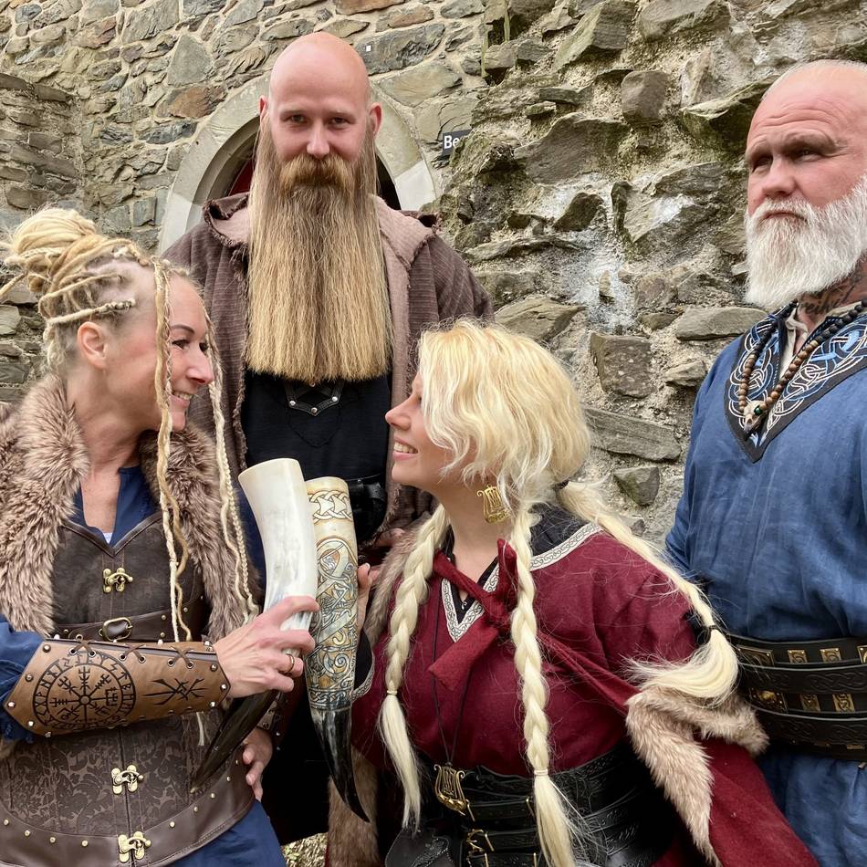 Cosplay-Event auf Schloss Burg: „Vikings“-Fans feiern sich und ihre Serien-Stars