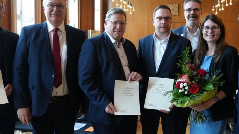 Landespreis NRW für Krisenkommunikation: Kreis gewinnt Landespreis für gemeinsame Krisenhotline