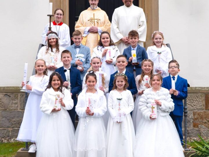 Katholische Gemeinde in Radevormwald: 15 Erstkommunionkinder bei zweiter Feier