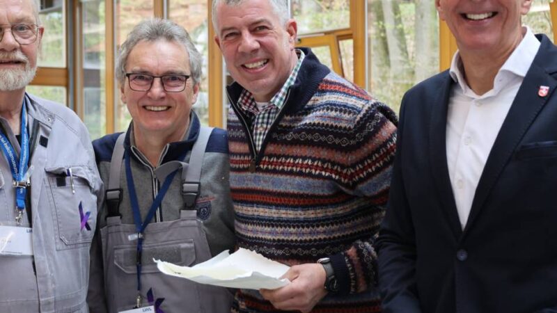 Firma Erfurt & Sohn: Historische Papiermaschine im Freilichtmuseum läuft wieder