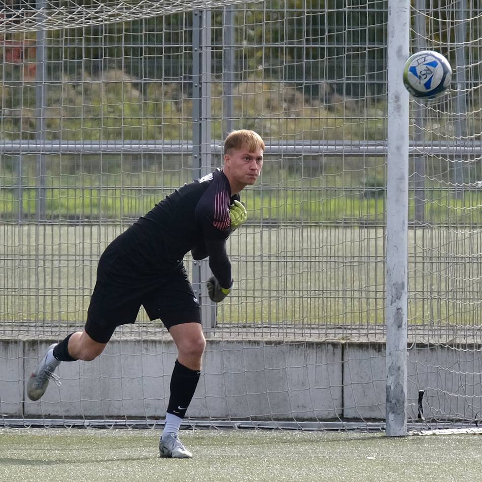 Ein vogelwildes Spiel: Dem SV Hösel reichen selbst vier Tore nicht zum Sieg