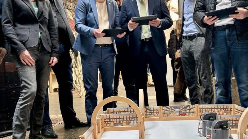 Veranstaltung im Gare du Neuss : Wenn Schüler sich mit Unternehmen aus der Logistik vernetzen