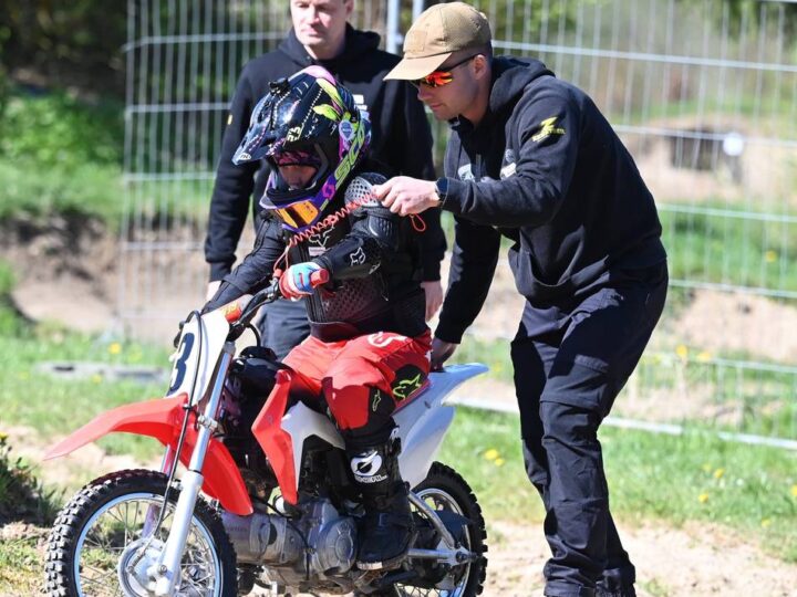 Motocross in Radevormwald: Zum ersten Mal im Motorradsattel
