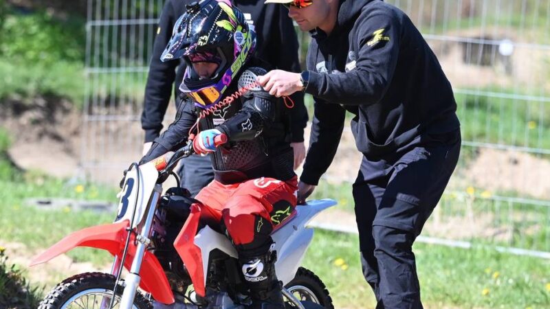 Motocross in Radevormwald: Zum ersten Mal im Motorradsattel