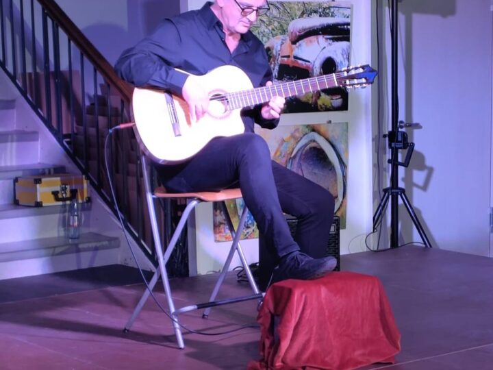 Konzert in Hückeswagen : Leise Klänge und leiser Humor