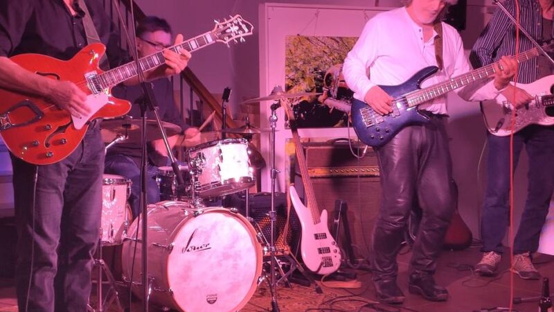 Kultur-Haus Zach in Hückeswagen: „Musikalischer Sumpf“ zu Gast im Island