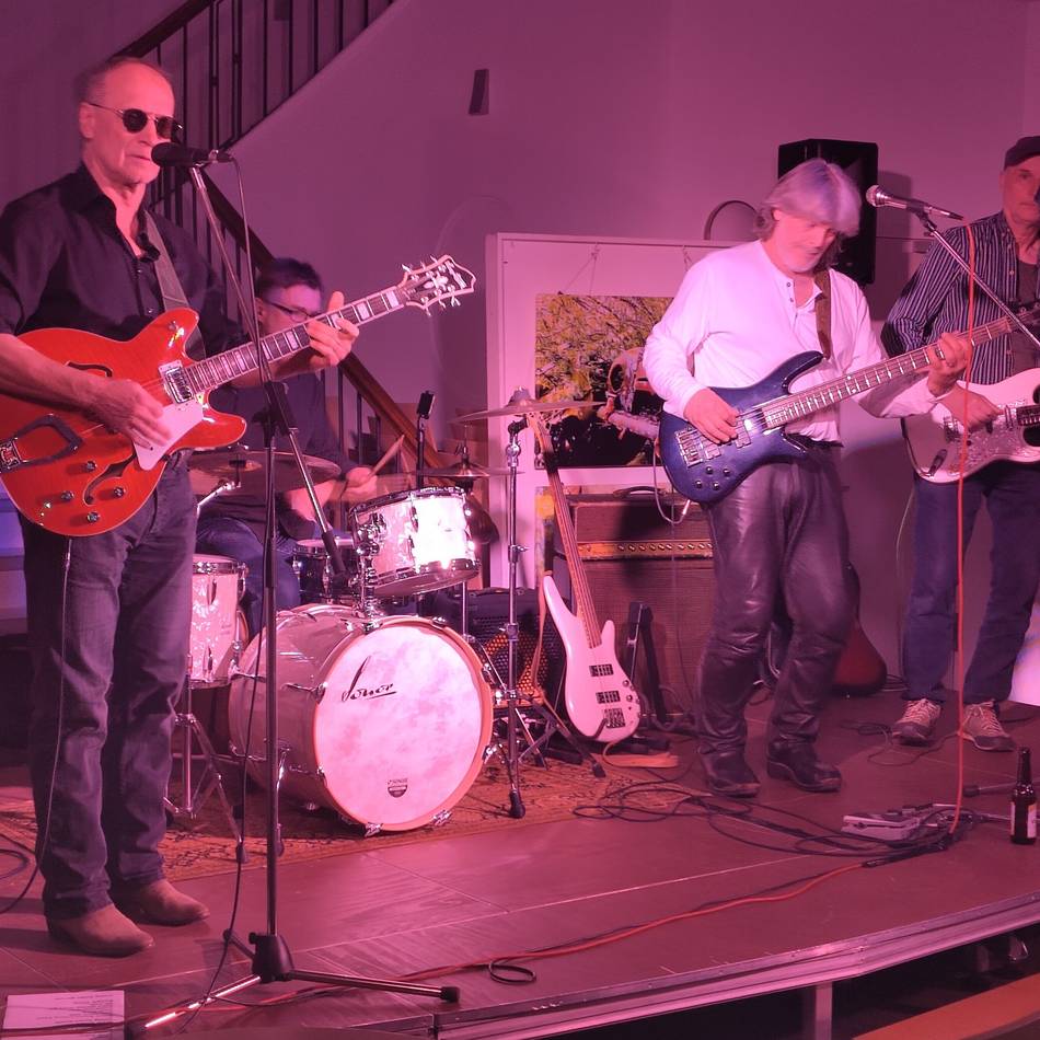 Kultur-Haus Zach in Hückeswagen: „Musikalischer Sumpf“ zu Gast im Island