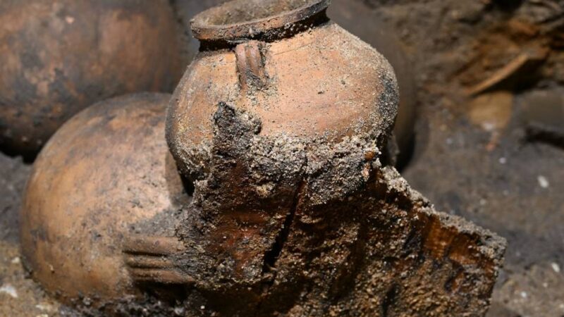 Fund im Archäologischen Park Xanten (APX): Archäologen graben einen „Brunnen voller Schätze“ aus