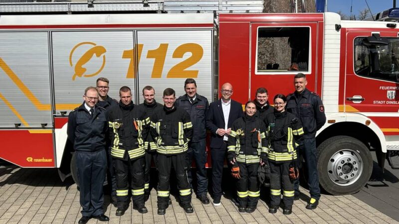 Training on the job: Feuerwehr-Azubis rücken in Dinslaken zu echten Einsätzen aus