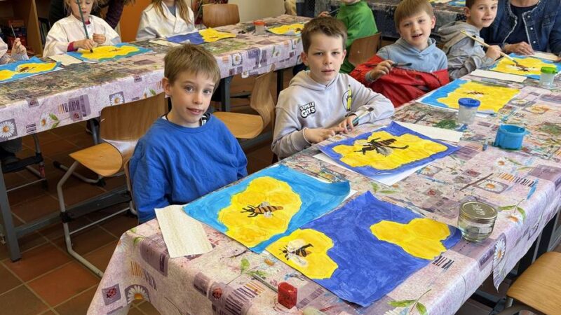 „Für die Kinder ist das toll“: Kunstprojekt an Hagelkreuzschule Lüttingen fördert die Kreativität von Schülern