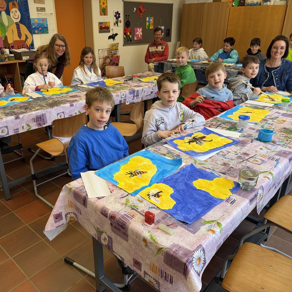 „Für die Kinder ist das toll“: Kunstprojekt an Hagelkreuzschule Lüttingen fördert die Kreativität von Schülern