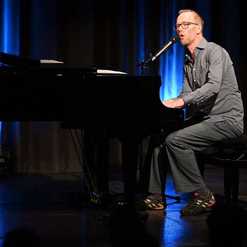 Kattwinkelsche Fabrik in Wermelskirchen: Kabarettist lässt Publikum nicht aus der Beklemmung