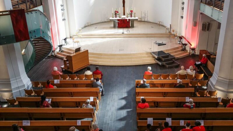 Kirche in Düsseldorf: Diese evangelischen Gottesdienste finden über Ostern statt