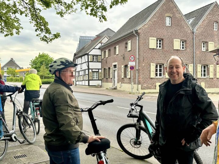 Radtour in Meerbusch-Büderich: Historiker führt durch 500 Jahre Ortsgeschichte