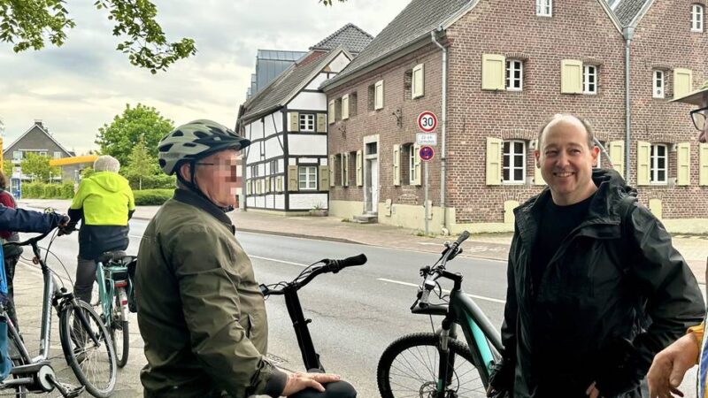 Radtour in Meerbusch-Büderich: Historiker führt durch 500 Jahre Ortsgeschichte