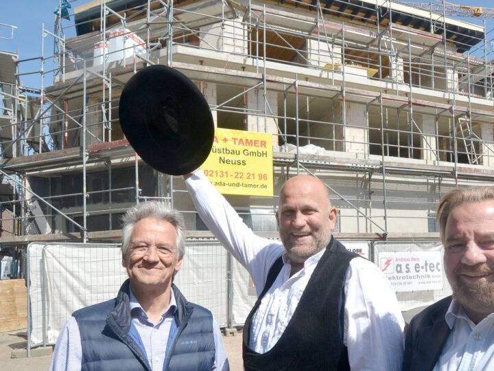 Richtfest für Bau im Kaarster Maubishof: Einzugsdatum für Drogeriemarkt „dm“ steht fest