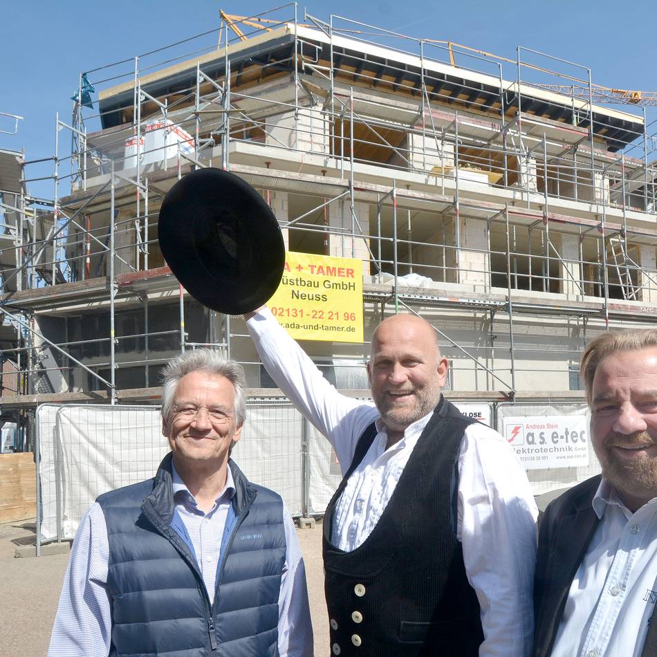 Richtfest für Bau im Kaarster Maubishof: Einzugsdatum für Drogeriemarkt „dm“ steht fest