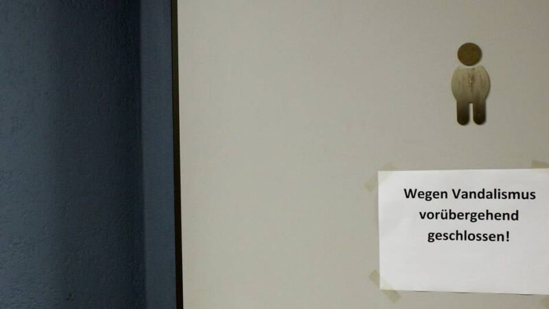 „Hygienische Defizite“: CDU will marode Schultoiletten in Rheinberg mit Millionen sanieren