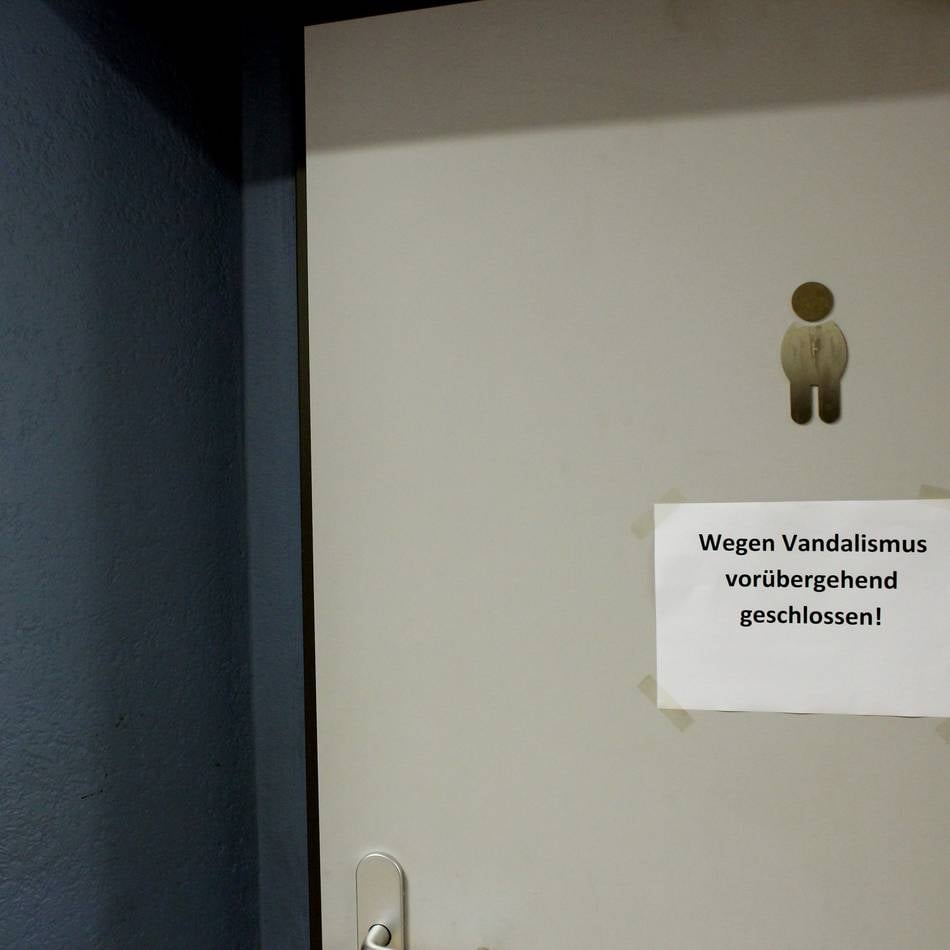 „Hygienische Defizite“: CDU will marode Schultoiletten in Rheinberg mit Millionen sanieren