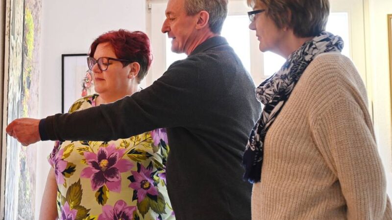 Neue Ausstellung in der Galerie in Wermelskirchen: Diese Kunst soll wehtun – und das ist Absicht