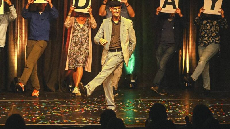 Zaubershow in Wermelskirchen: Warum Zauberer heute tiefer in die Trickkiste greifen müssen