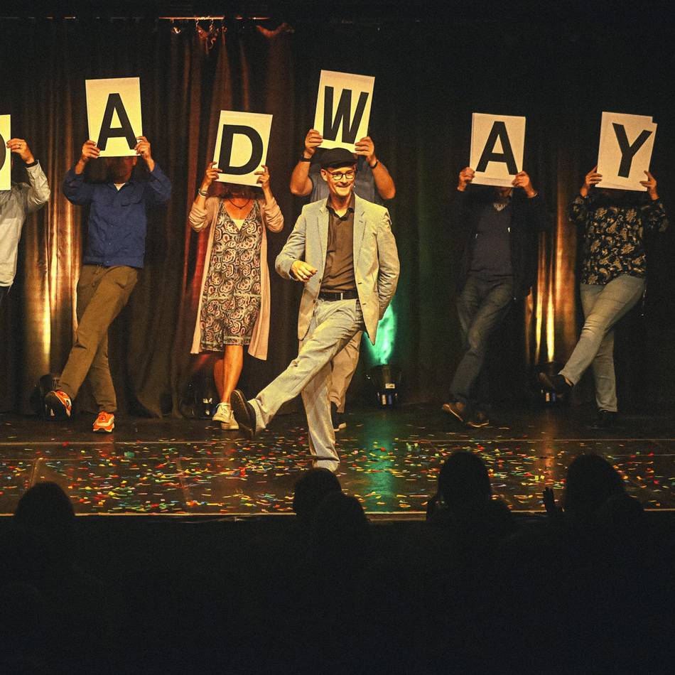 Zaubershow in Wermelskirchen: Warum Zauberer heute tiefer in die Trickkiste greifen müssen