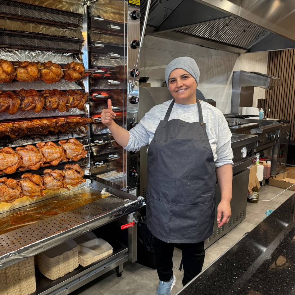 Neuer Hähnchen-Imbiss in der Neusser Innenstadt: „Selbstständigkeit war immer mein Traum“