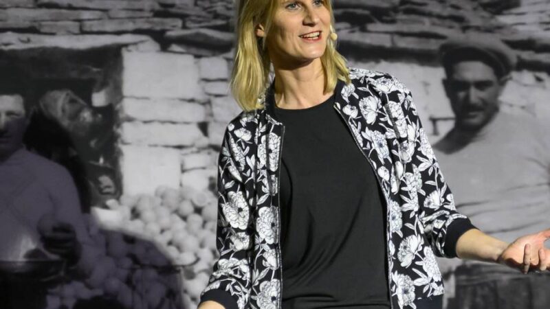 Kabarett in Kaarst: „Wer stehend applaudiert, ist intelligenter“