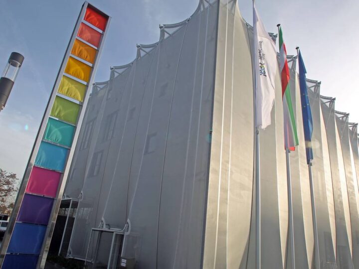 Wirtschaft in Mönchengladbach: Blick hinter die Kulissen der Textilakademie