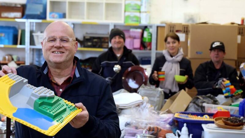 Projekt in Leverkusen: 20.000 Bedürftige profitieren von der „Tafel der Dinge“