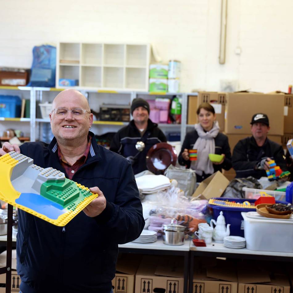 Projekt in Leverkusen: 20.000 Bedürftige profitieren von der „Tafel der Dinge“
