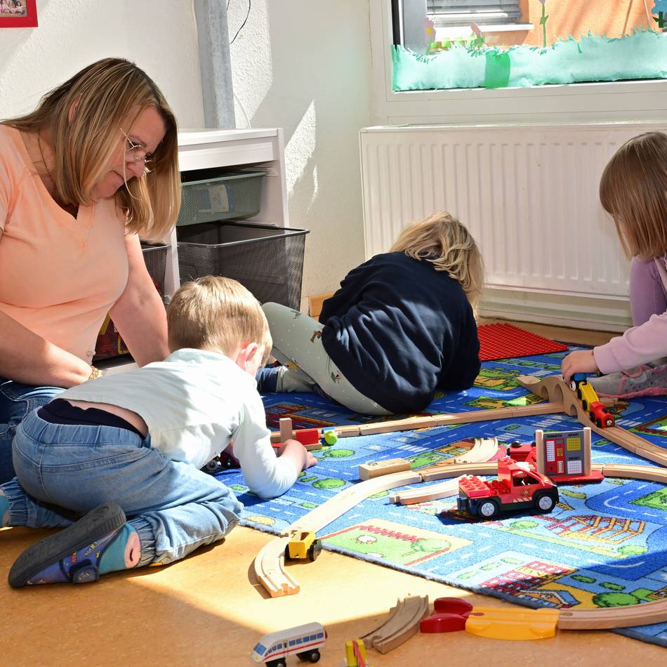 „Das ist uns gute Kinderbetreuung wert“: Dormagen experimentiert seit einem Jahr mit kleineren Kita-Gruppen – lohnt sich das?