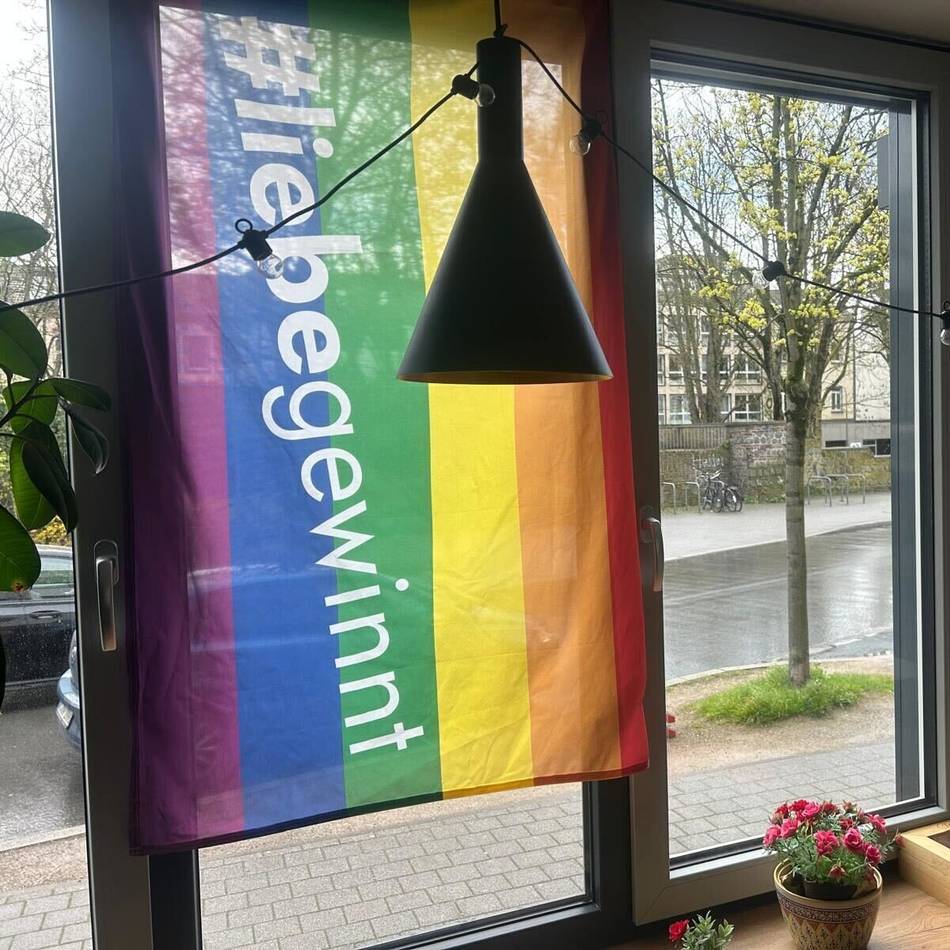 Laut Umfrage in Jugendeinrichtungen: „Es fehlt ein richtiger Anlaufpunkt in Neuss für queere Jugendliche“