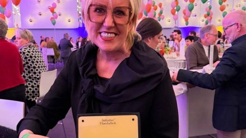 Auszeichnung für Gaby Kreusch: Klever Wollgeschäft ist jetzt „Lieblingsladen“