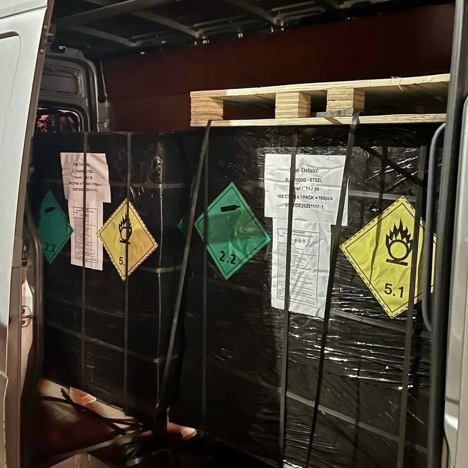 Kontrolle nahe Emmerich: 350 Lachgasflaschen in Transporter – Niederländer an Grenze festgenommen