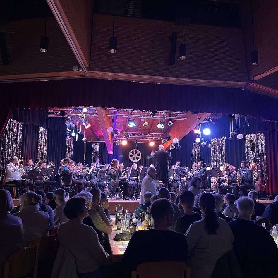 Musikverein Harmonie Sonsbeck: Glanz und Glamour beim Frühjahrskonzert