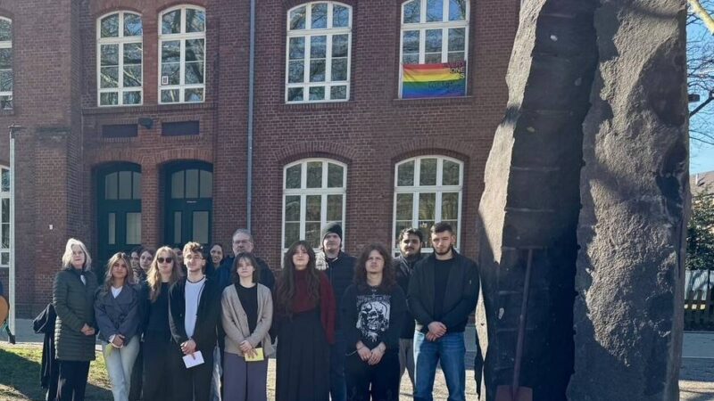 Gedenkstunde in Moers: Gesamtschüler erinnern an den Arbeiterwiderstand gegen den Nationalsozialismus