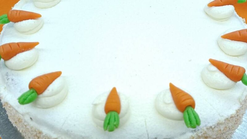 Rezept des Lobbericher Konditors Seeger: Möhrenkuchen mit Frischkäsecreme