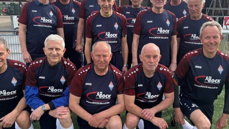 Walking Footballer des ASV: Süchtelner Altkicker gewinnen international besetztes Turnier