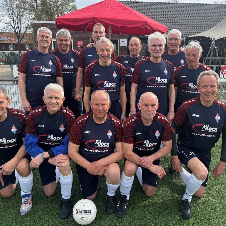 Walking Footballer des ASV: Süchtelner Altkicker gewinnen international besetztes Turnier