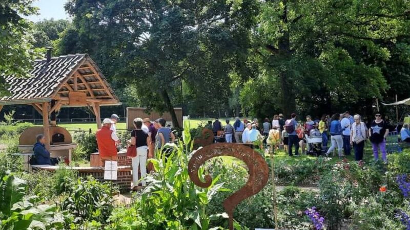 Freizeit in Emmerich: Brot, Wein und Boule – Backtag am Schlösschen