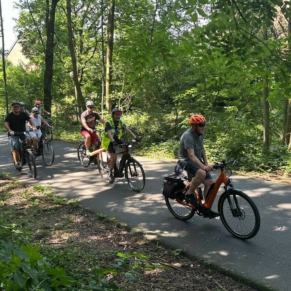 ADFC Langenfeld/Monheim: Die „ADFC-Radtour des Monats“ führt zum Schloss Heltorf