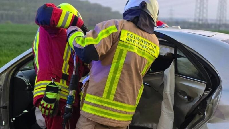 Acht Alarme an einem Tag: Einsatz-Serie hält die Grevenbroicher Feuerwehr in Atem
