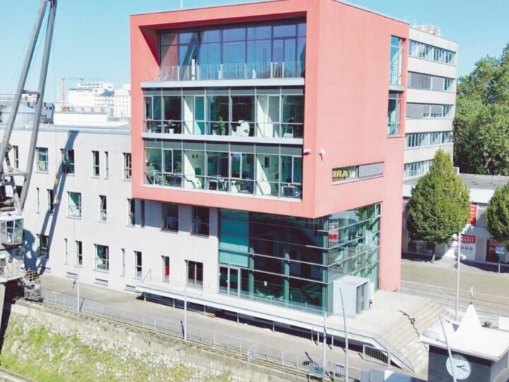 Dienstwagen mit 516 PS: Porsche-Affäre beim Neusser Bauverein – sind solche Verträge noch richtig?