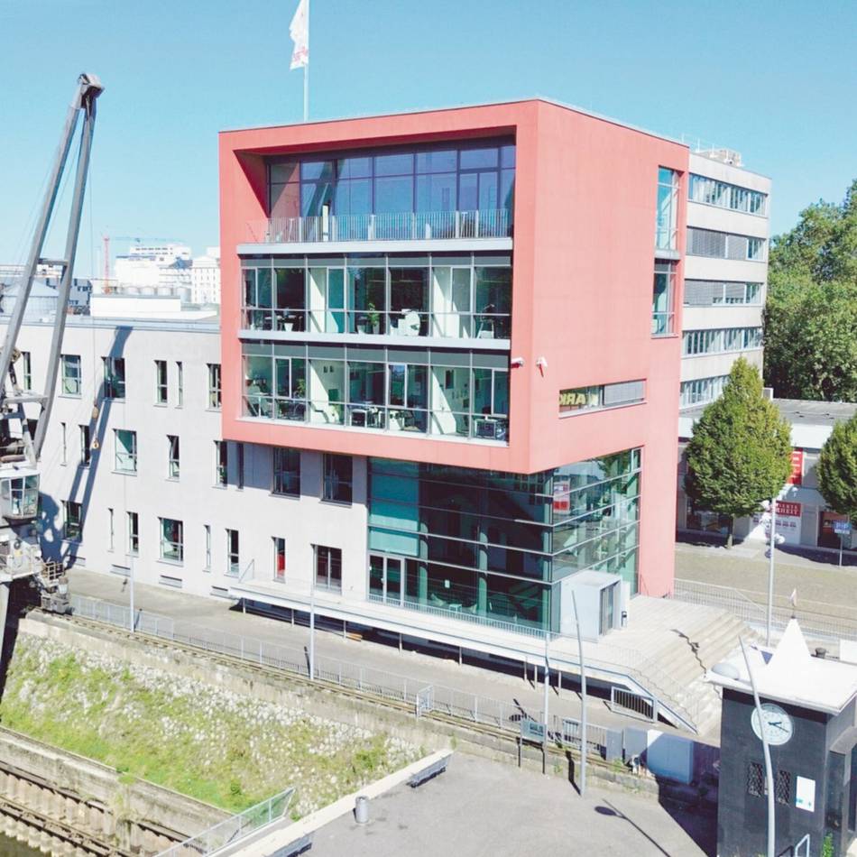 Dienstwagen mit 516 PS: Porsche-Affäre beim Neusser Bauverein – sind solche Verträge noch richtig?