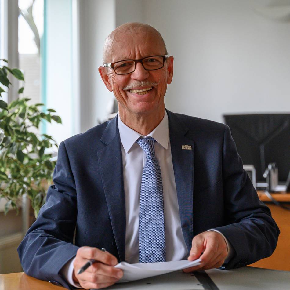 Politik in Jüchen: Heftiger Streit um Ehrenbürgermeister-Titel für Harald Zillikens entbrannt